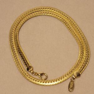 Vintage American Showcase Gold-tone  Herringbone Chain Flat 17" Necklace
